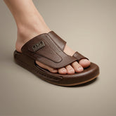 XeeGo X-019 | Premium Textured Toe-Loop Slide - Brown