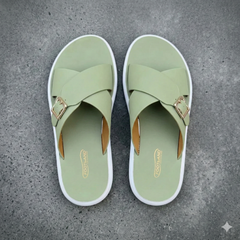 W M 70 - XeeGo Women’s Ultra-Light Buckle Slides - Pastel Green